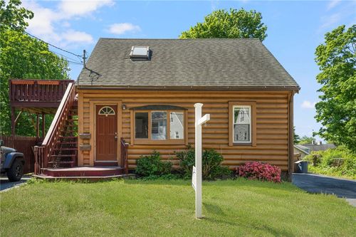 17 Padelford Ave, Riverside, RI, 02915-4210 | Card Image