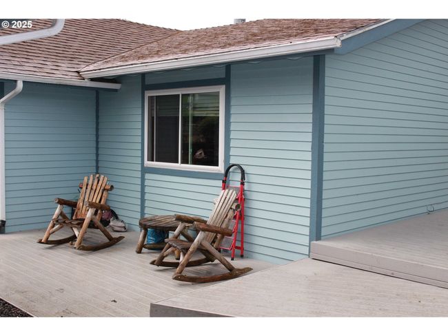 1783 View St, House attached with 3 bedrooms, 2 bathrooms and 2 parking in Myrtle Point OR | Image 5
