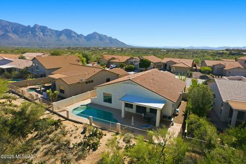 33 E Big Wash Pl, Oro Valley, AZ, 85755-5718 | Card Image