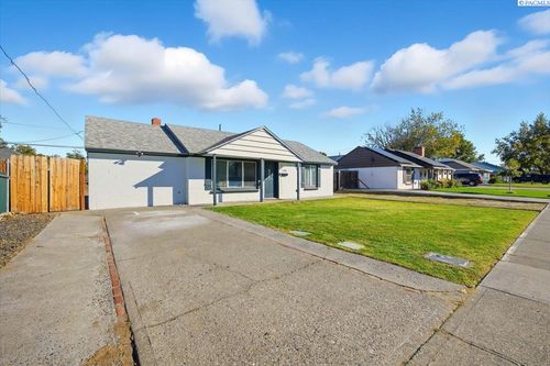705 S Hartford St, Kennewick, WA, 99336-5520 | Card Image