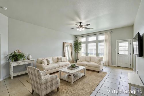 9935 Knob Hollow Way, Conroe, TX, 77385-1402 | Card Image