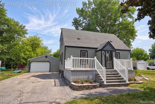 7057 Kessling St, Davison, MI, 48423-2443 | Card Image