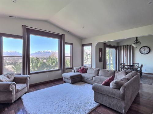 642 Ridge Dr, Heber City, UT, 84032-1120 | Card Image