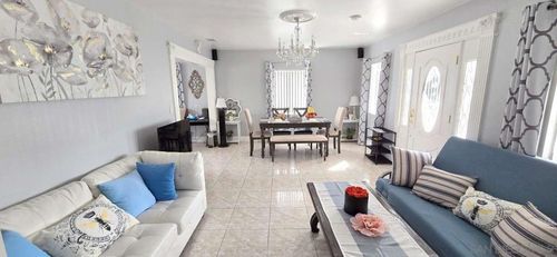 5136 N Saint Malo Ave, Covina, CA, 91722 | Card Image