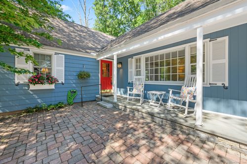106 Robin Rd, Glastonbury, CT, 06033-3202 | Card Image