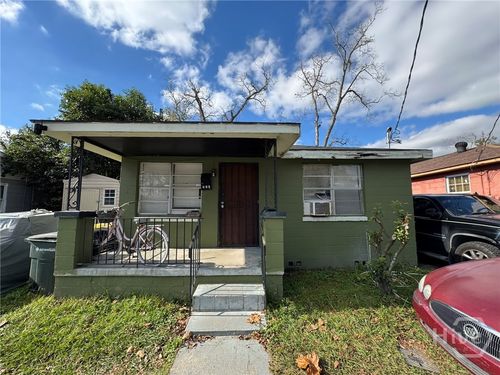 725 Fruit St, Savannah, GA, 31415-5290 | Card Image