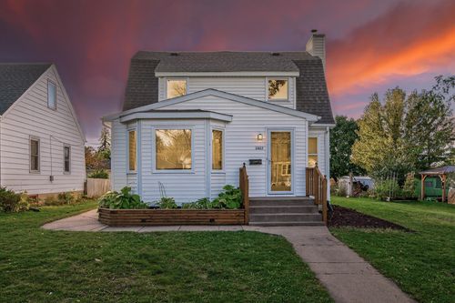 1427 Hazel St N, Saint Paul, MN, 55119-4218 | Card Image