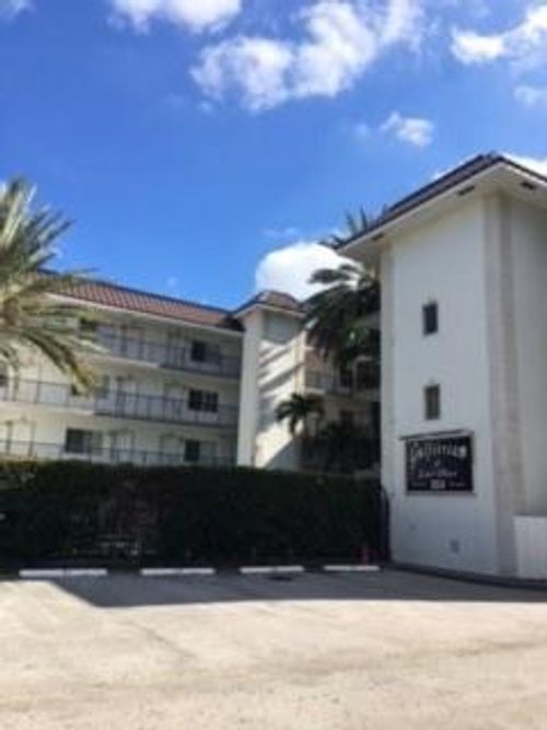 apt-34-924 Se 2nd St, Fort Lauderdale, FL, 33301-3619 | Card Image