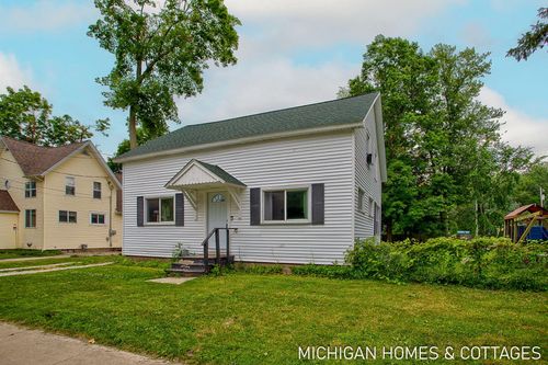 752 Jordan Lake Ave, Lake Odessa, MI, 48849-1203 | Card Image