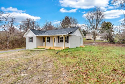 124 County Rd, Jamestown, TN, 38556-6031 | Card Image