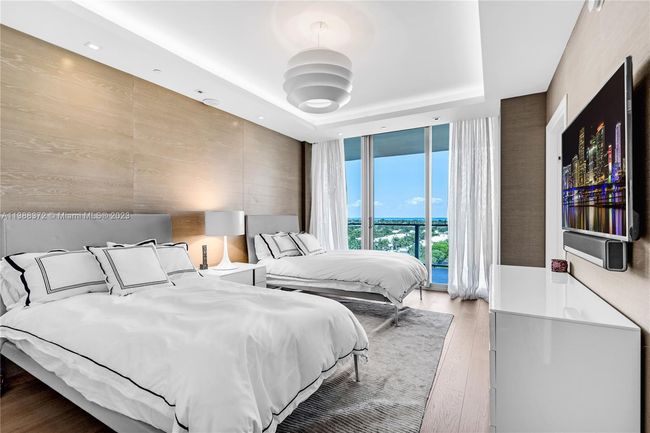 UNIT-1002S - 360 Ocean Dr, Condo with 4 bedrooms, 6 bathrooms and null parking in Key Biscayne FL | Image 29