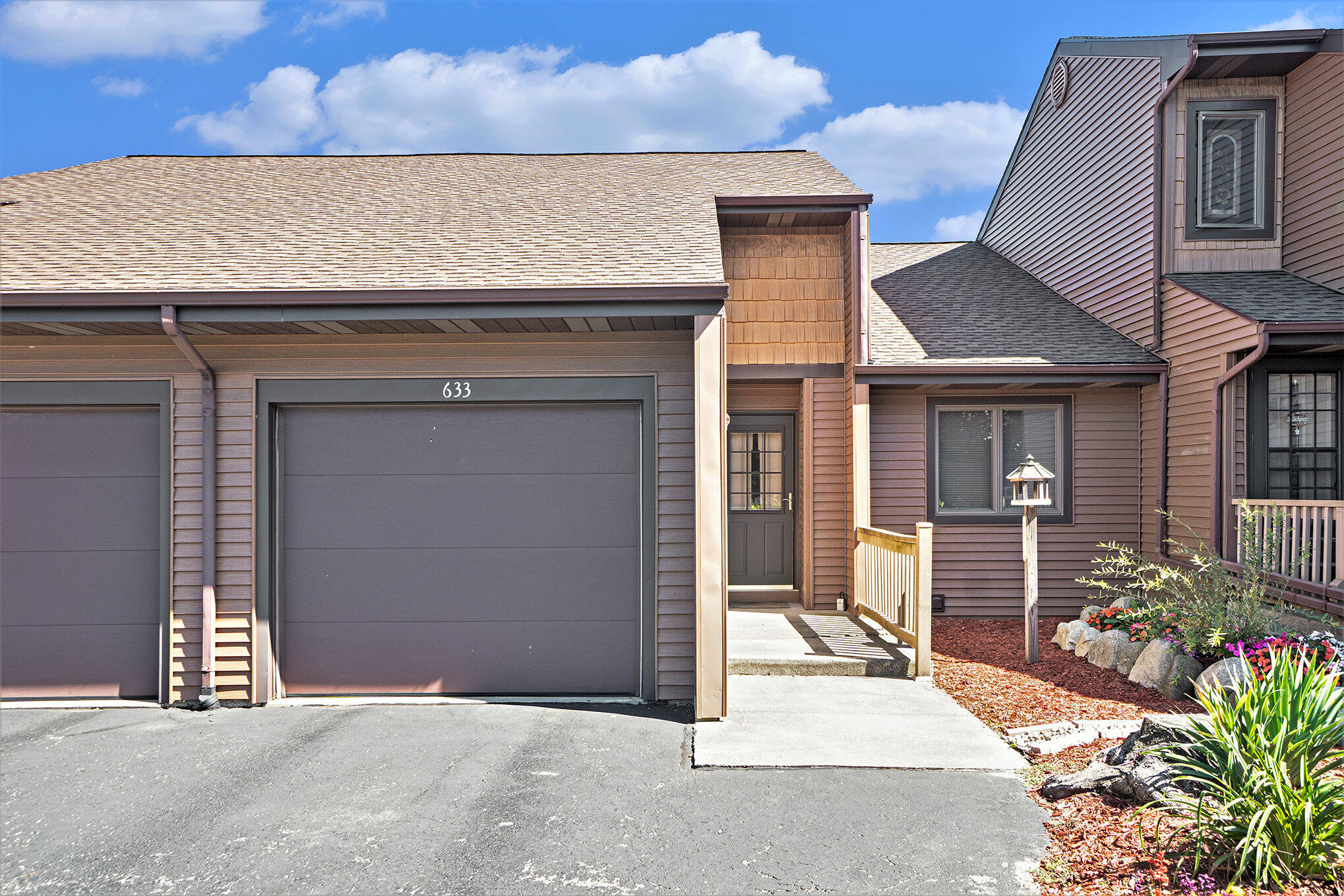 Maple Creek Dr, Holland, MI 49423
