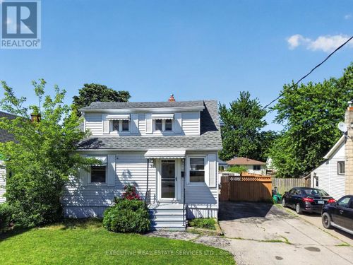 38 Parker St, Saint Catharines, ON, L2S1C5 | Card Image