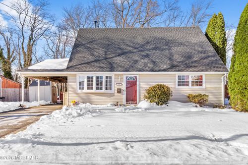 107 Boulevard W, Keyport, NJ, 07735-6105 | Card Image