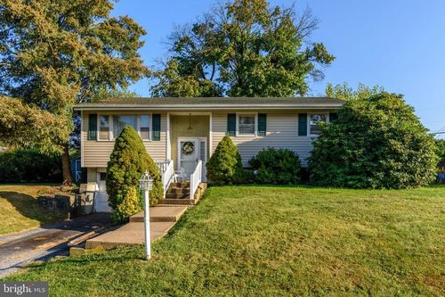 3 Pocono Dr, MECHANICSBURG, PA, 17055-5570 | Card Image