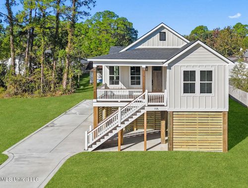 105 Greenwood Dr, Pass Christian, MS, 39571-2532 | Card Image