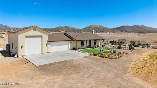 11065 N Seneca Point Ln, Prescott Valley, AZ, 86315-9275 | Card Image