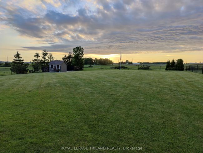 9416 Hickory Dr, House other with 3 bedrooms, 4 bathrooms and 10 parking in Strathroy ON | Image 43