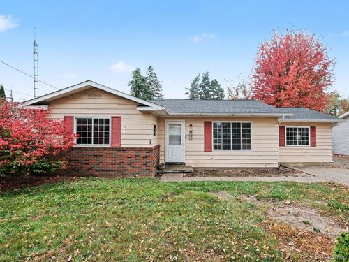 152 Feher Dr, Montrose, MI, 48457-9741 | Card Image