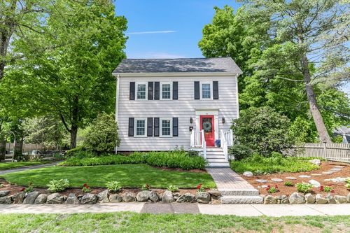 38 Berkeley St, Reading, MA, 01867-2801 | Card Image