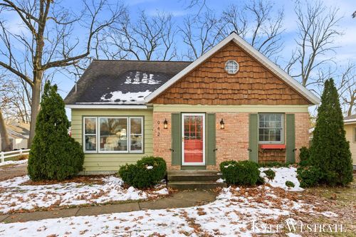 942 32nd St Sw, Wyoming, MI, 49509-2802 | Card Image