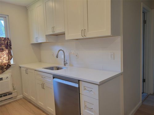 518-518 Bedford Ave, Bellmore, NY, 11710-3546 | Card Image