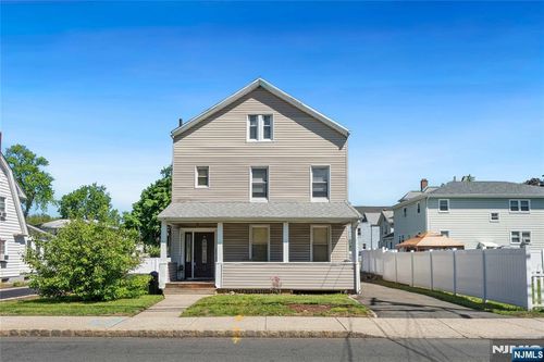 223 Montgomery St, Bloomfield, NJ, 07003-4929 | Card Image