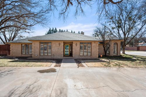 2429 N 1st St, Tahoka, TX, 79373-5142 | Card Image