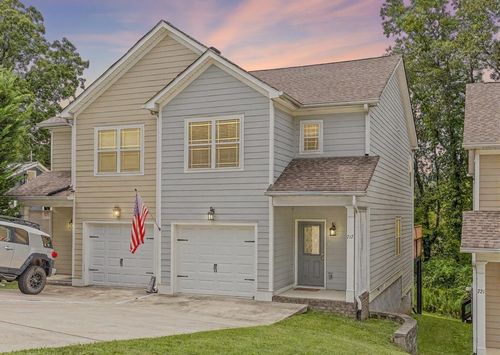 715 Ladd Ave, Chattanooga, TN, 37405-3729 | Card Image