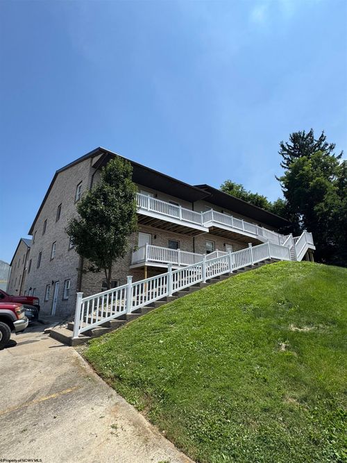 26 South East Court, Morgantown, WV, 26505 | Card Image