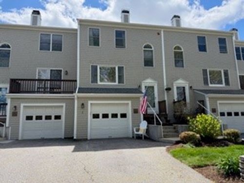 414 North Ln, Bristol, RI, 02809-1500 | Card Image