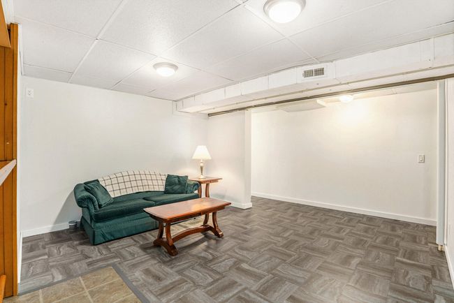 FAMILY ROOM | Image 21