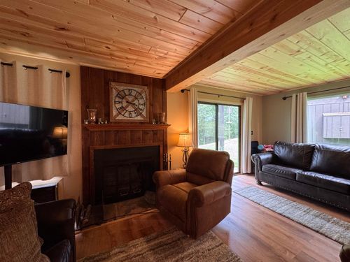 1 Juniper Trl, Wisconsin Dells, WI, 53965-8860 | Card Image