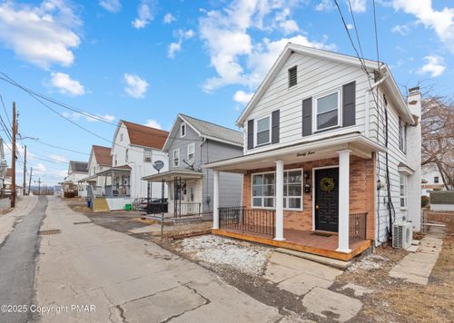 24 Wyoming St, Ashley, PA, 18706-2720 | Card Image