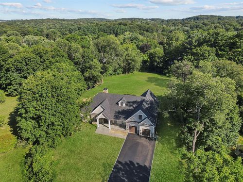 4 Circle Dr, Mount Kisco, NY, 10549-3604 | Card Image