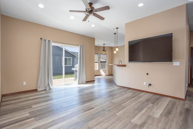615 N Larkspur Ln, Home with 3 bedrooms, 2 bathrooms and null parking in Othello WA | Image 5