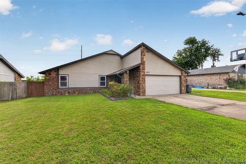 14057 Poplar Pl, Glenpool, OK, 74033-3120 | Card Image