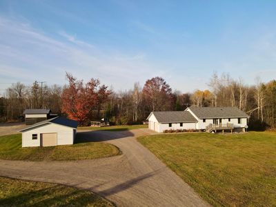 3508 Grundy Rd, House other with 3 bedrooms, 3 bathrooms and 5 parking in TOMAHAWK WI | Image 2