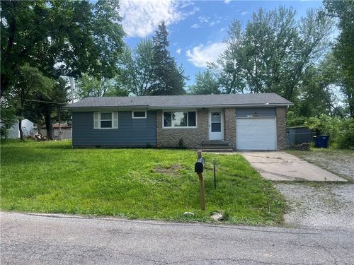 33915 W 83rd St, De Soto, KS, 66018-8073 | Card Image
