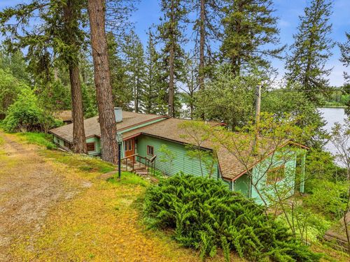 2026 E Sandy Beach Rd, Elk, WA, 99009-9732 | Card Image