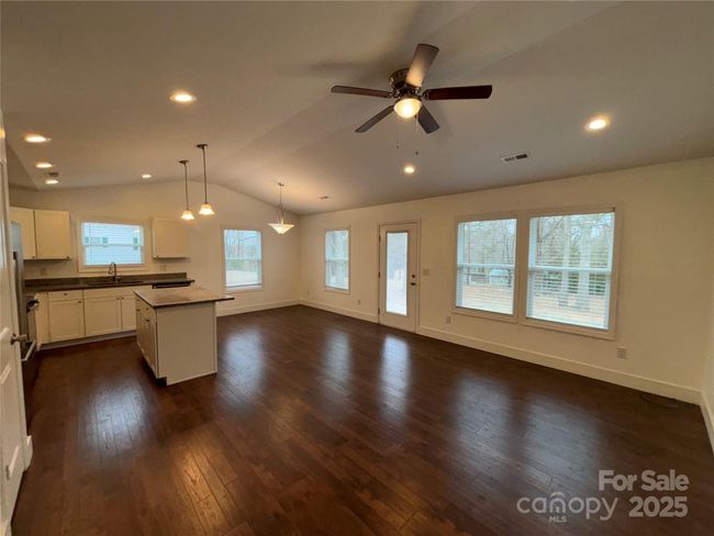 18' x 24' great room with dining area. | Image 13