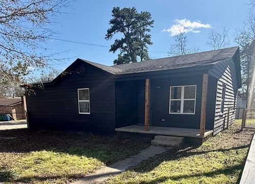 314 E Madison St, Overton, TX, 75684-2015 | Card Image