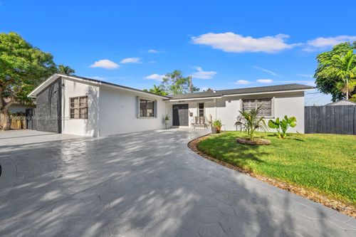 18745 Sw 99th Rd, Cutler Bay, FL, 33157-7836 | Card Image