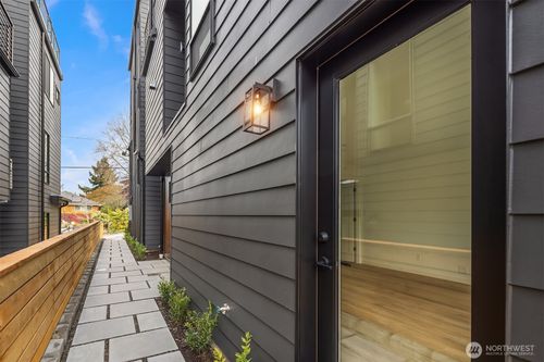 c-333 Nw 47th St, Seattle, WA, 98107-4446 | Card Image