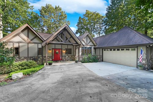 174 Echota Ln, Brevard, NC, 28712-8468 | Card Image