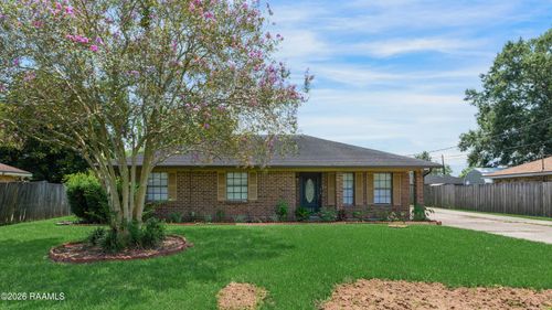 941 Begnaud St, Breaux Bridge, LA, 70517-5818 | Card Image