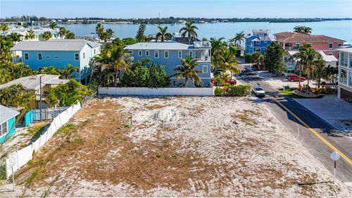 403 Gulf Dr S, BRADENTON BEACH, FL, 34217-2428 | Card Image