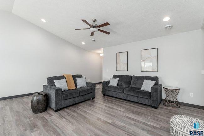 4702 34th St N, House other with 3 bedrooms, 2 bathrooms and null parking in Sioux Falls SD | Image 4
