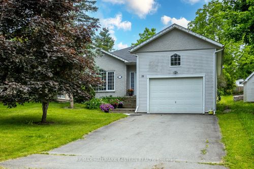 75 Oxford St, Lakefield, ON, K0L2H0 | Card Image