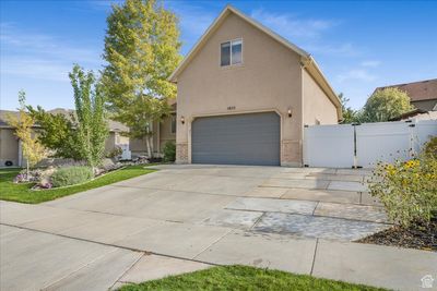 5853 W Whisper Rose Dr S, House other with 5 bedrooms, 2 bathrooms and 6 parking in Herriman UT | Image 3